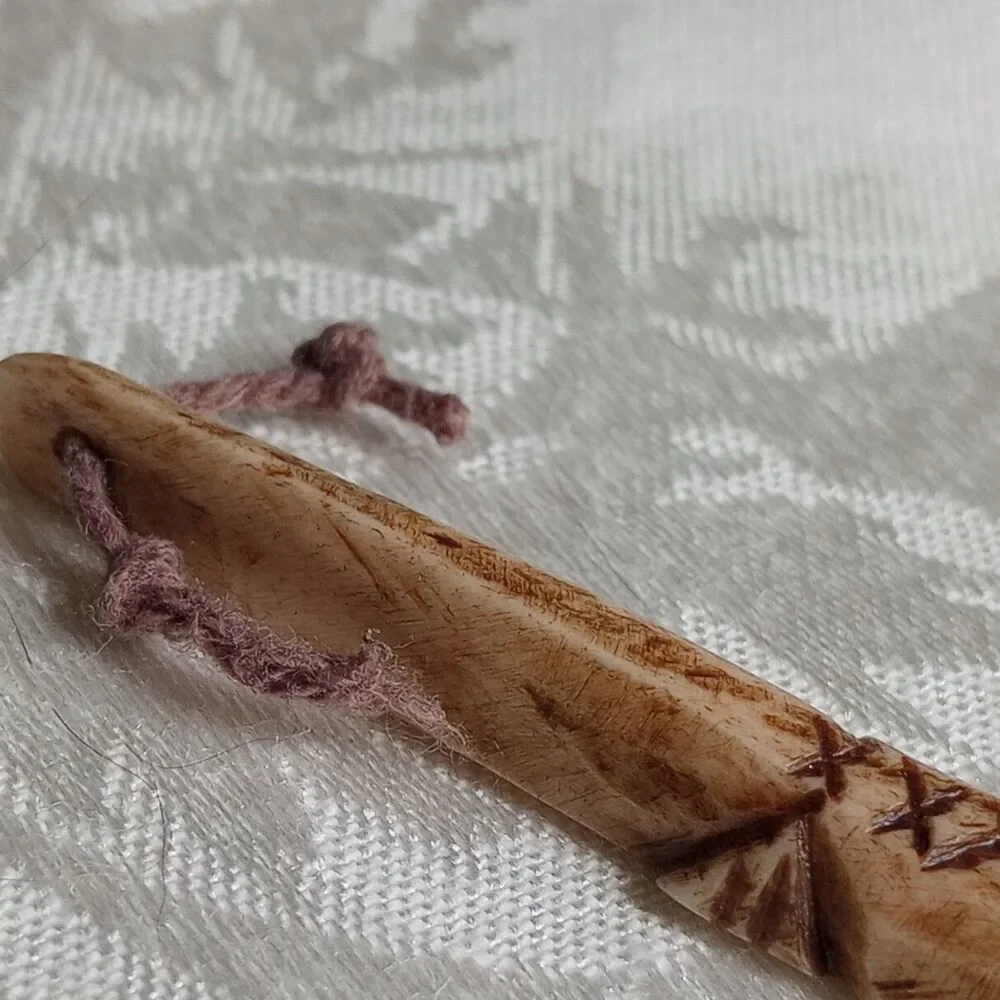 Vintage ooak Hand Carved crocodile Alligator pendant 3.5